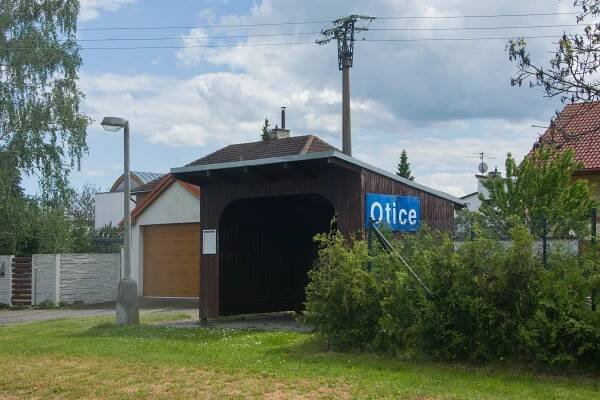 Otice (železniční zastávka)