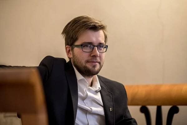 Duel Deníku: Mají advokáti poskytovat data o obchodování?