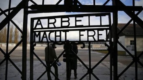 Zloději ukradli z bývalého koncentračního tábora Dachau původní dveře - Novinky