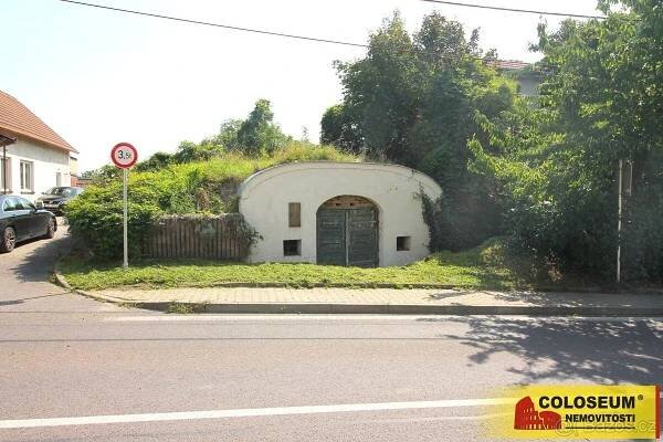 Hrušovany nad Jevišovkou, vinný sklep, lisovna, pozemek 201m