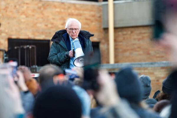 Bernie Sanders Fighting Oligarchy Tour