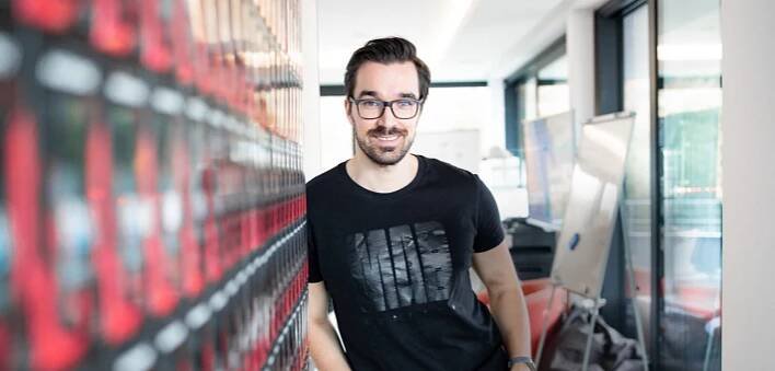 Michal Noga založil Madmonq