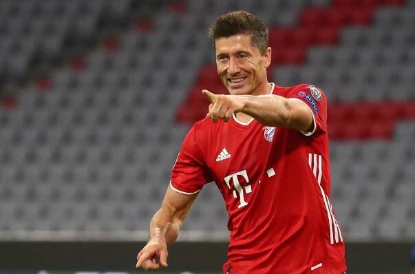 Zapomeňte na Messiho, Lewandowski ukáže, že je teď lepší hráč, věří Bayern své hvězdě