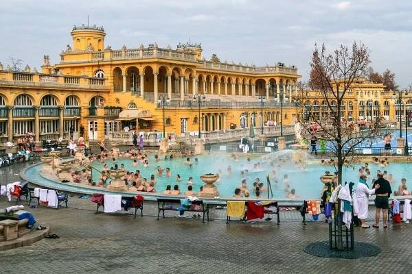 Atrakce: Széchenyi thermal bath