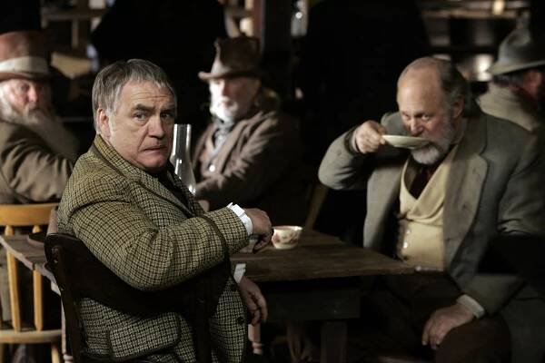 Deadwood - Noc amatérů - Z filmu - Brian Cox, Gerald McRaney