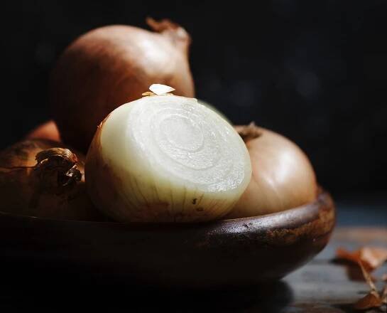 10 věcí, jakými vám každý den může prospět cibule