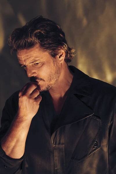 'Mandalorian' Star Pedro Pascal Is the Complicated New Face of Sci-Fi