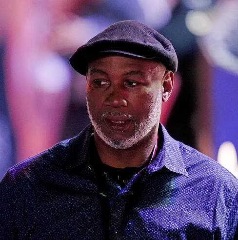 ‘Better to wait until he retires’: Lennox Lewis advises Moses Itauma to avoid Oleksandr Usyk