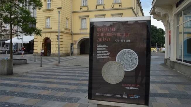 Ostravské muzeum nabízí dvě zajímavé výstavy, jedna se zabývá numismatikou, druhá cyklistikou - Novinky