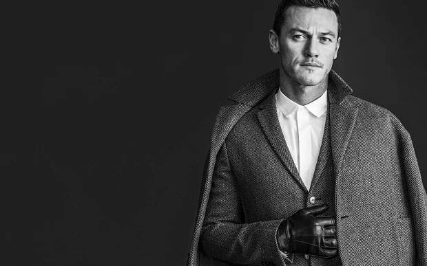 luke evans,herec,kabát,tělesné