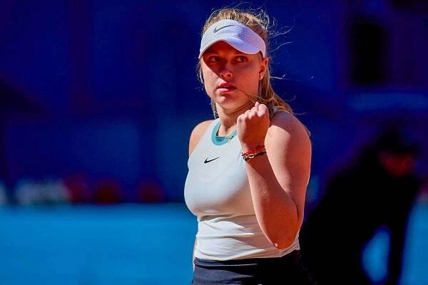 Brenda Fruhvirtová v Římě dokonala obrat proti Townsendové premiérovým kanárem, Siniaková má 6. výhru v řadě
