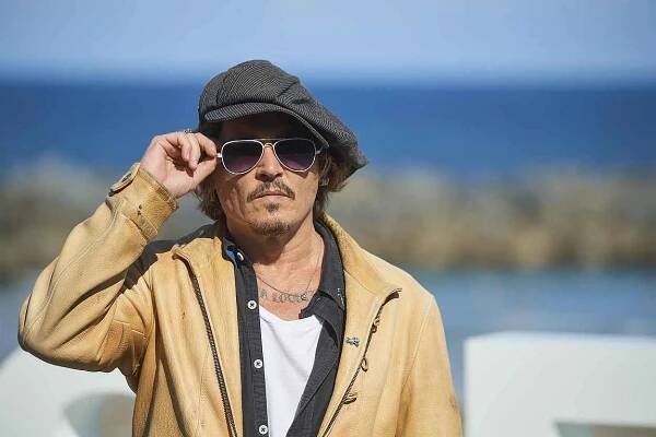 Ve filmu se Johnny naposledy objevil v roce 2020. Vzhledem k obviněním vůči jeho osobě od něj dávali filmaři ruce pryč.