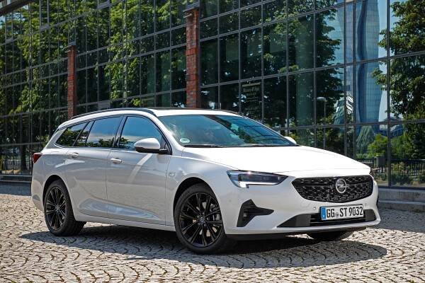 nové motory Opel Insignia