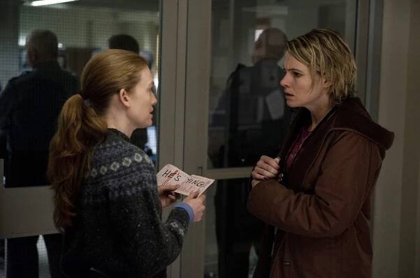 The Killing, Mireille Enos (L), Amy Seimetz (R), 'Hope Kills', Season 3, Ep. #7, 07/07/2013, ©AMC