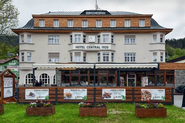 HOTEL CENTRAL 1920 | Gastpro Trutnov