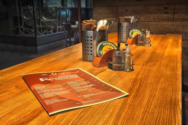 O restauraci Kozlovna / Holešovice 