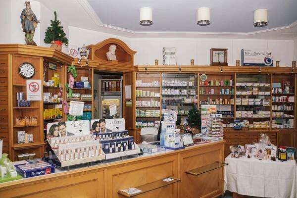 GESCHICHTE – Apotheke zur Heiligen Corona