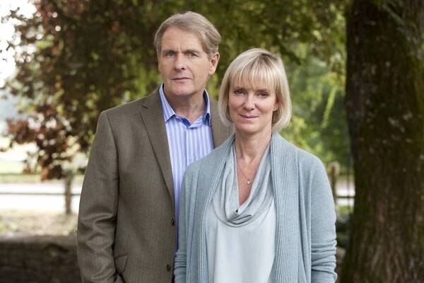 Vraždy podle Agathy - Promo - Robert Bathurst, Hermione Norris