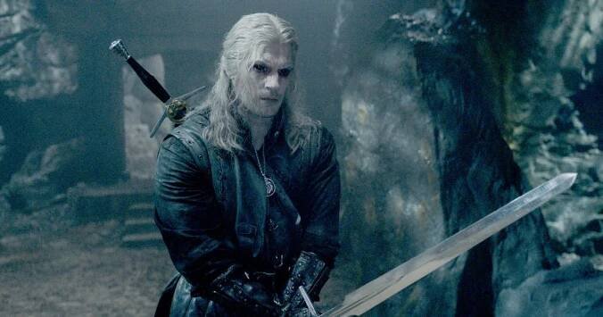 Liam Hemsworth jako Geralt z Rivie na nových fotkách z natáčení
