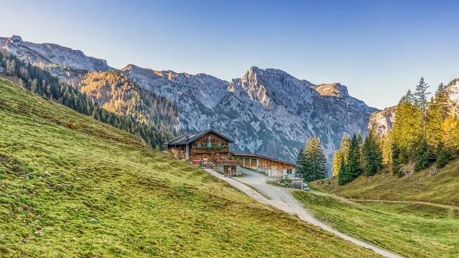Bärenbadalm - mezi Zwölferkopfem a Bärenkopfem.