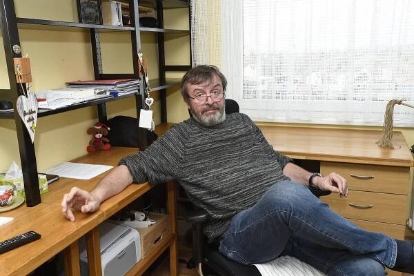 Takhle bydlí na sídlišti herec Alexej Pyško. Manželka ho občas pouští i do ložnice