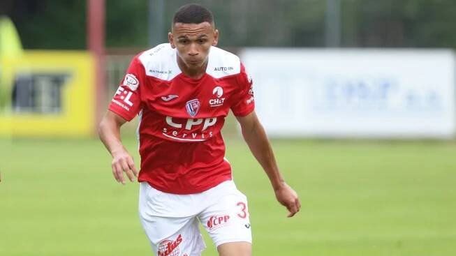 Fotbalové kluby se po smrti kmenového hráče Pardubic Limy spojují. Kondoluje Sparta i tým z bundesligy