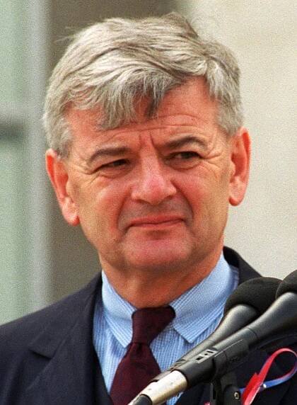 Rede Joschka Fischers zum NATO-Einsatz im Kosovo – Wikipedia