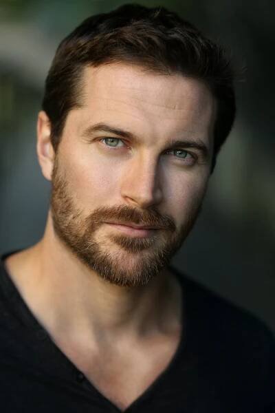 Kieran Bew herec