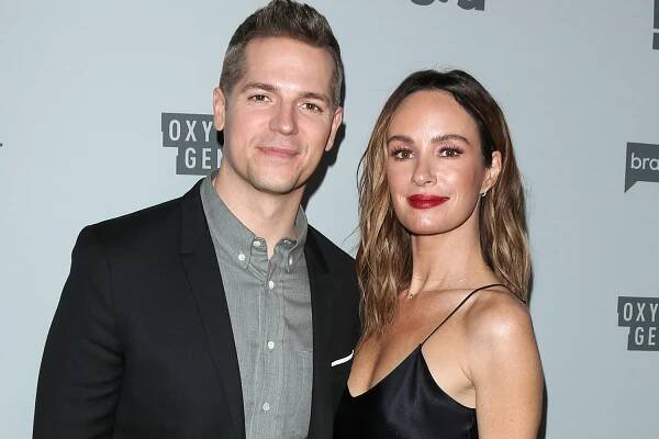 LOS ANGELES, CA - NOVEMBER 13: TV Personalities Jason Kennedy (L) and Catt Sadler (R) attend NBCUniversal's press junket at Beauty & Essex on November 13, 2017 in Los Angeles, California. (Photo by Paul Archuleta/FilmMagic)