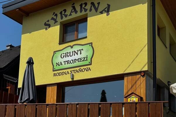 Grunt na Trojmezí rodina Staňova foto 1