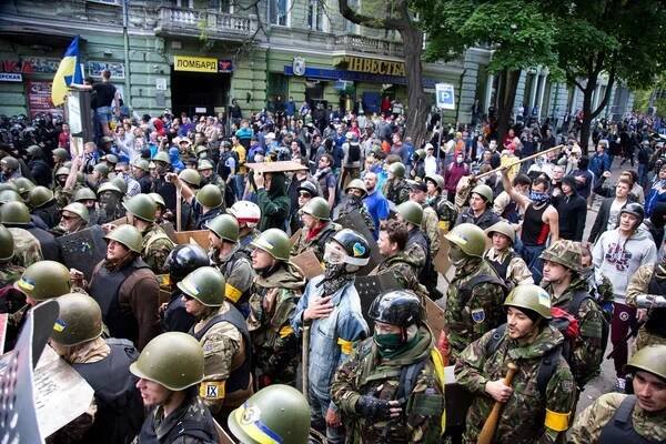 Oděsa, Ukrajina - 2 května 2014: tragický nepokoje v centru com — Stock obrázek