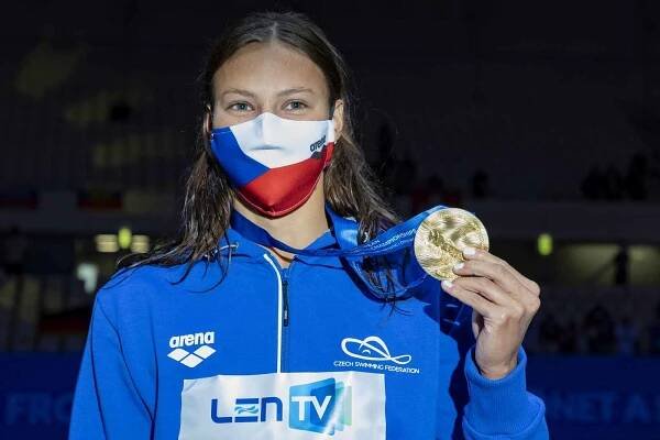 Plavkyně Barbora Seemanová získala zlato na ME.