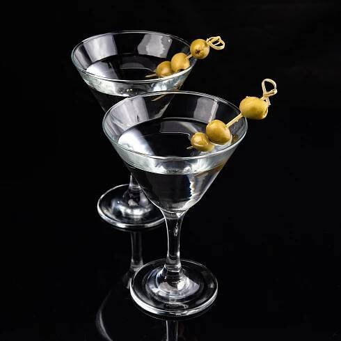 Martini – Koktejl Jamese Bonda – ALKOHOL DRINK
