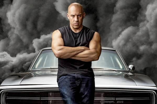 Nejnovější, v pořadí devátý díl filmové série Rychle a zběsile už řádí od poloviny června také v českých kinech. Nepřekvapí tedy, že do éteru již pronikají první zákulisní informace o dalším pokračování. Zdroj: Universal Pictures