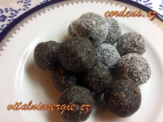 Raw makové kuličky