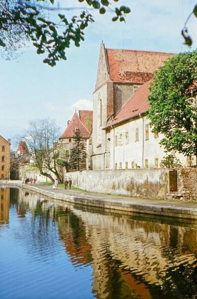 Tenkrát v Českých Budějovicích. Lékař mizel v zákoutích a fotil mizející město