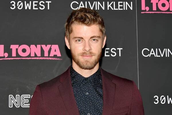Luke Mitchell - Actor