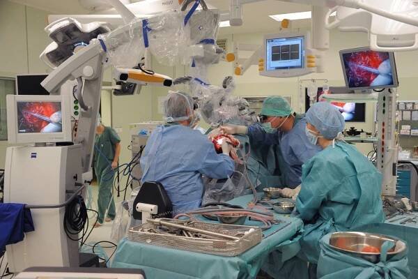 Fotogalerie | ÚVN neurochirurgie | Ronald Hilmar st. a Petra Hilmarová - Profesionální fotografové