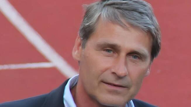 Oštěpař Jan Železný slaví 59. narozeniny. Po boku dvaatřicetileté svěřenkyně pookřál, mají malého syna