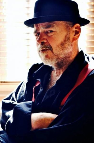 DT in porkpie hat