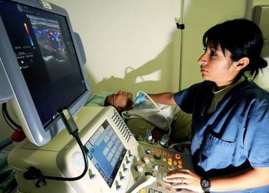 Medical ultrasound examination.JPG