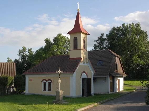 Kletba starého muže: Zkamenělí svatebčané ve Studnicích?