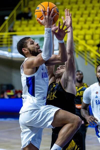 OBRAZEM: Liga mistrů v Opavě bavila. Drama pro Maccabi
