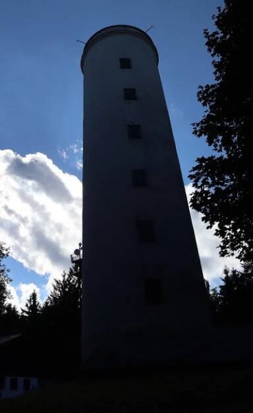 Rozhledna Libín stojí sto čtyřicet let, na vrcholu se slavilo
