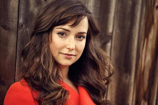 50 Facts About Milana Vayntrub
