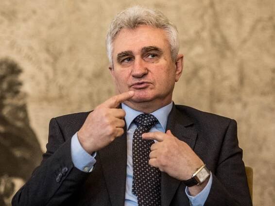 Štěch nestihne schůzku se Zemanem, Ovčáček mu nevyšel vstříc
