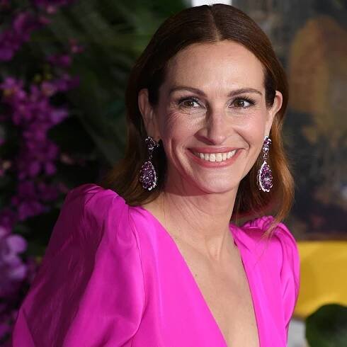 Julia Roberts Debuts Spiced Copper Hair at the Critics Choice Awards — See the Photos