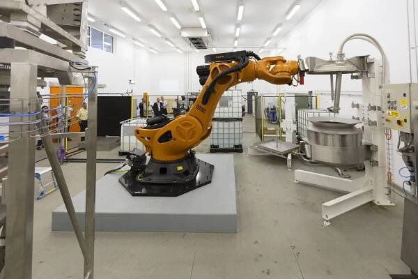 Will robots replace humans? 