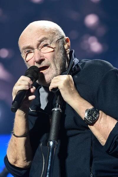 Recenze: Retro se vším všudy. Phil Collins koncert v Praze odzpíval vsedě