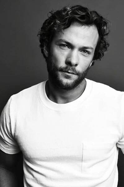Kyle Schmid herec